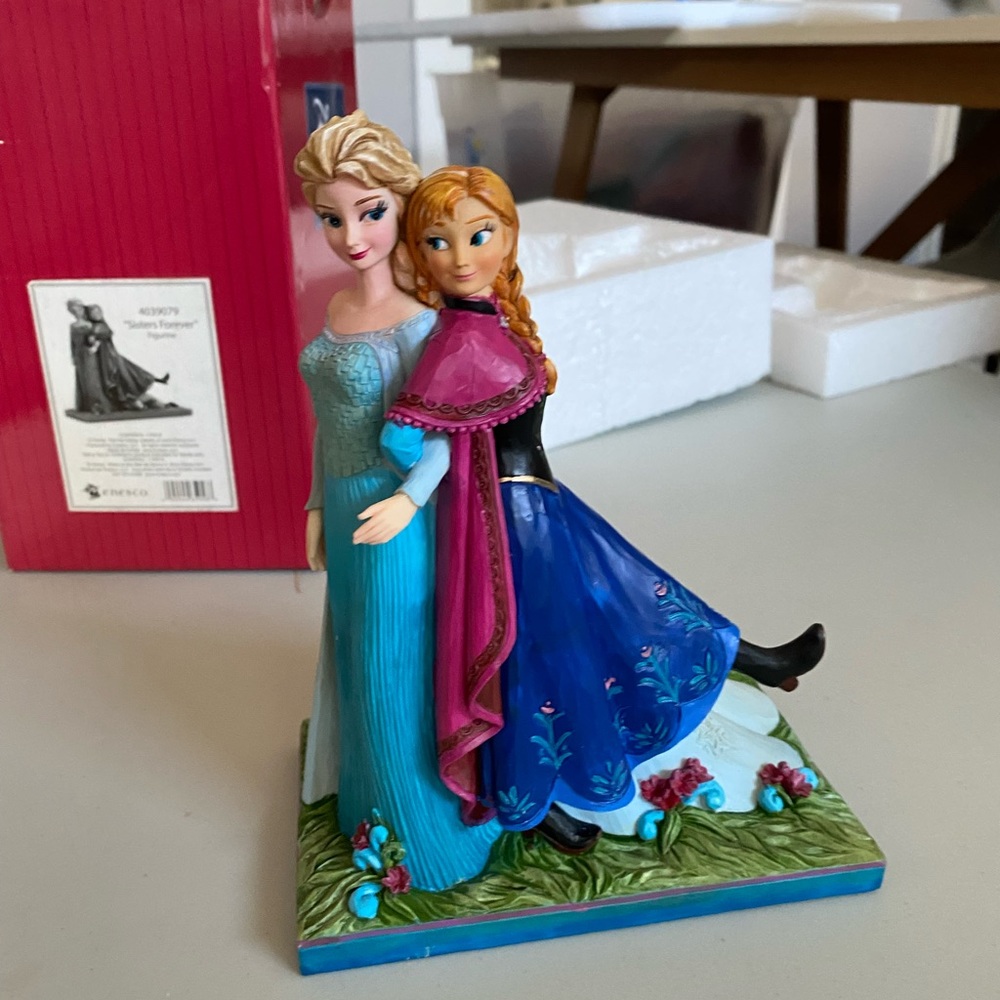 Disney’s “Sisters Forever” Anna and Elsa figurine